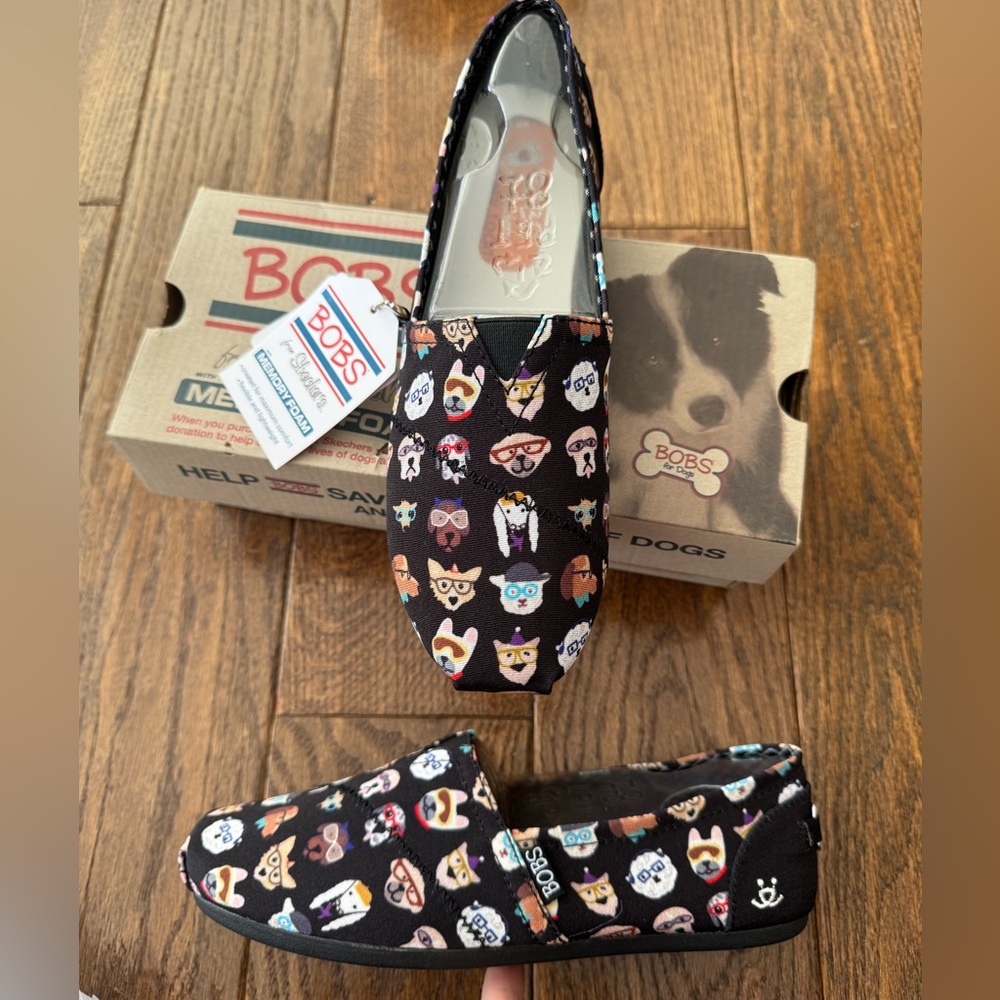 BOBS from Sketchers women’s shoes flats size 8.5 DOGS design
